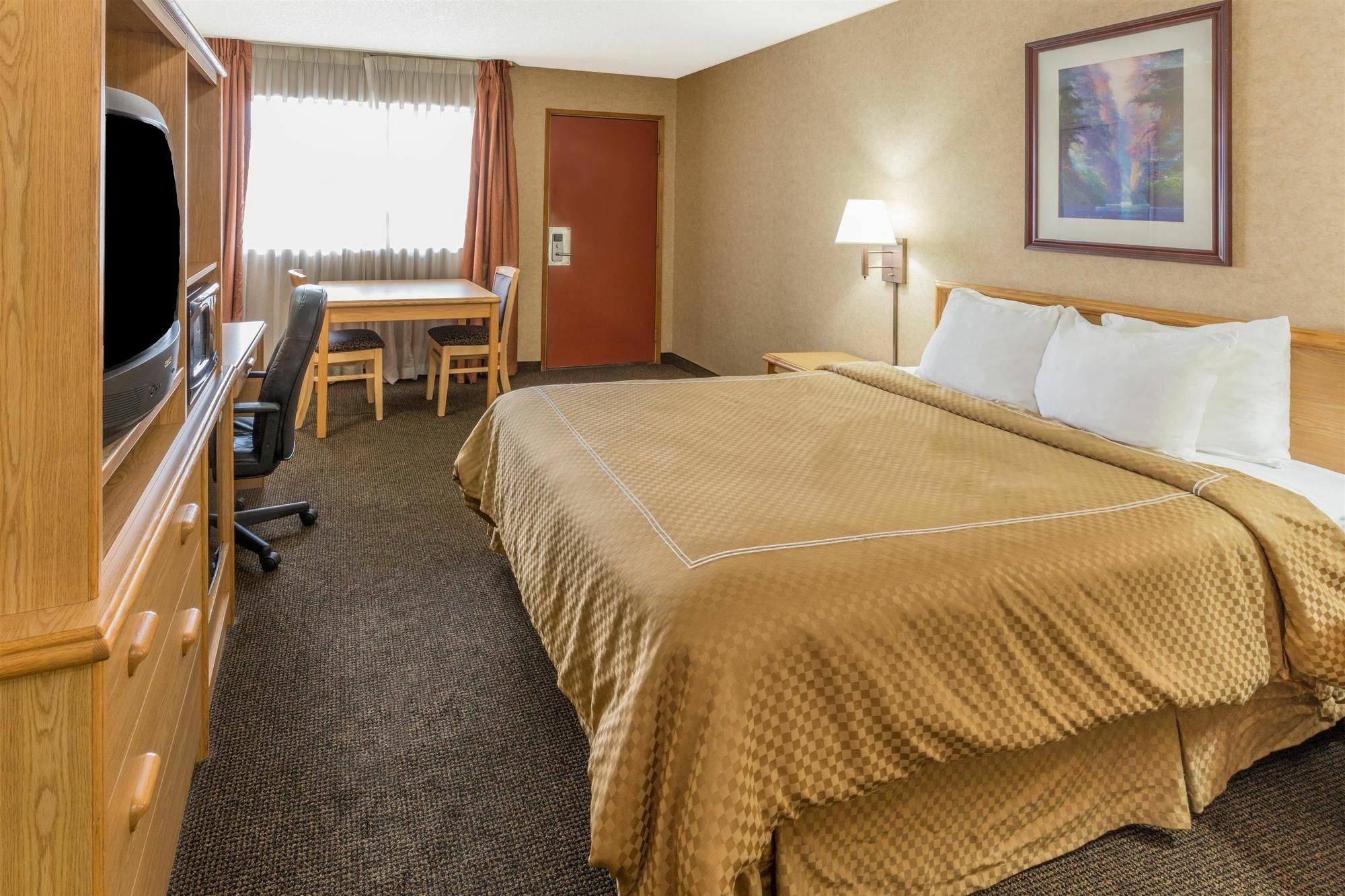 Days Inn By Wyndham Black Bear Salem Buitenkant foto